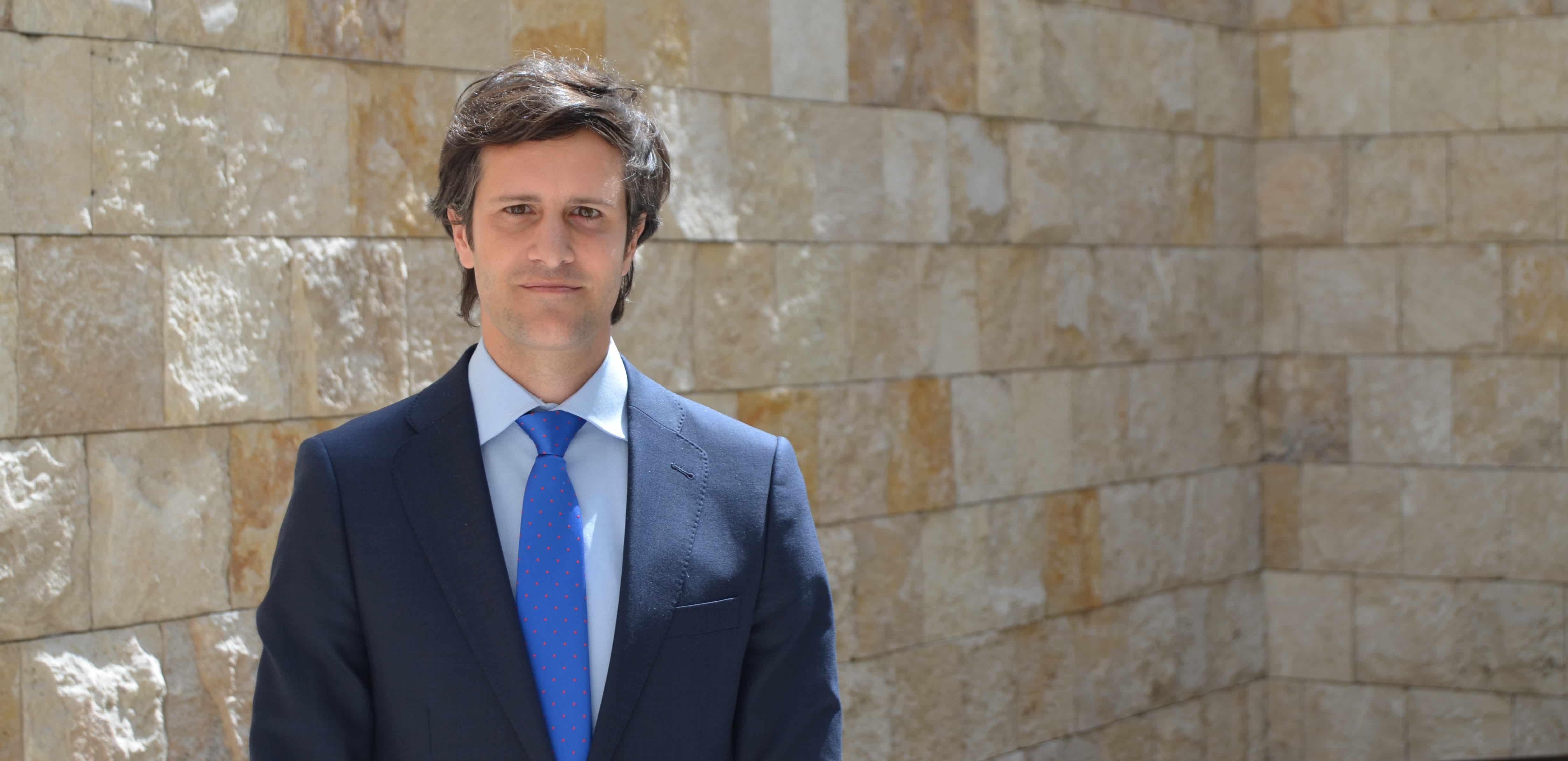 Ildefonso_Arenas_escalera-min