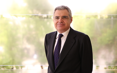 2004. Nuevo Socio Director