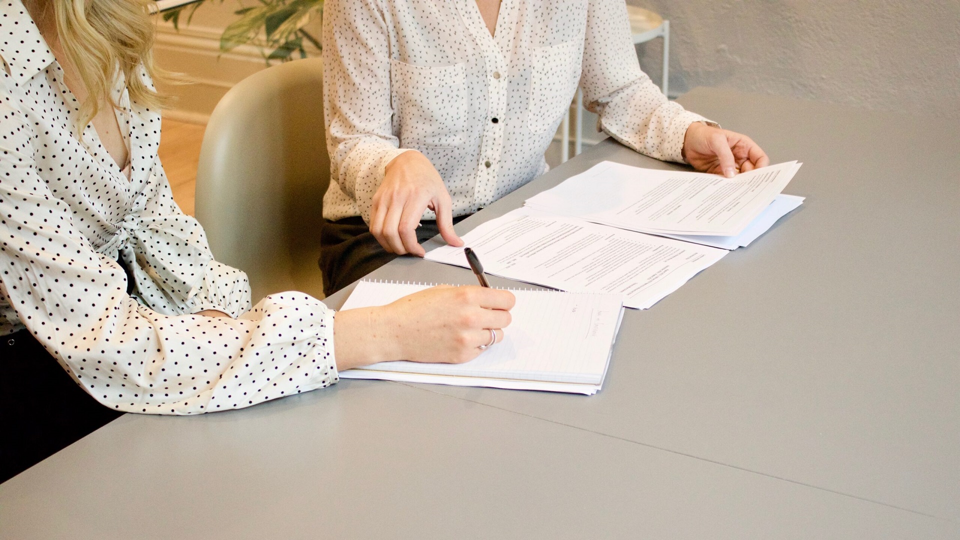 Extinciones de contratos de trabajo: audiencia previa de la persona afectada y utilización de sistemas de inteligencia artificial. El convenio 158 de la OIT y el reglamento UE sobre IA.