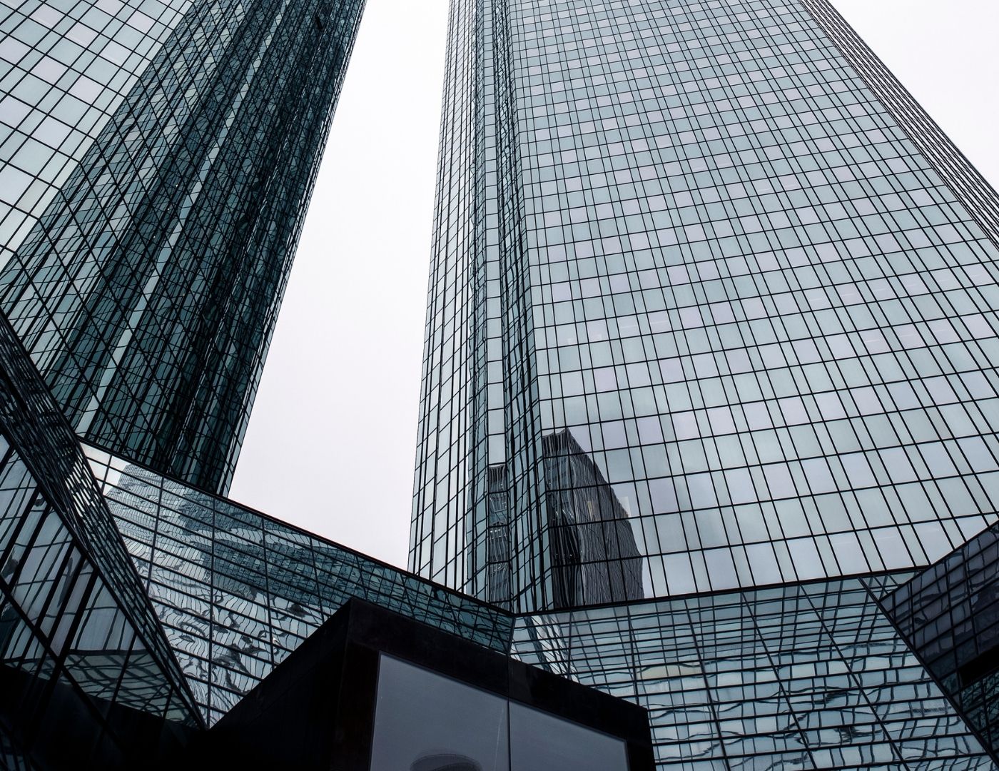 Pérez-Llorca advises Grupo Pegasus on COP 150 billion refinancing for its Senior Living platform