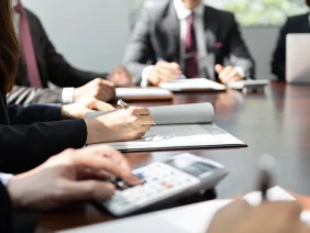 Criterios de la Administración frente a deducciones no procedentes y la sanción por inexactitud