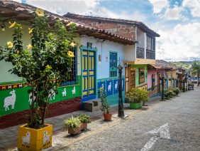 La expansión territorial de Antioquia: implicaciones para la estructuración inmobiliaria y societaria